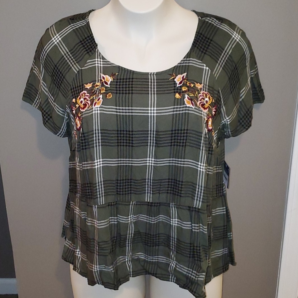 NWT Olive Plaid Short Sleeve Shirt